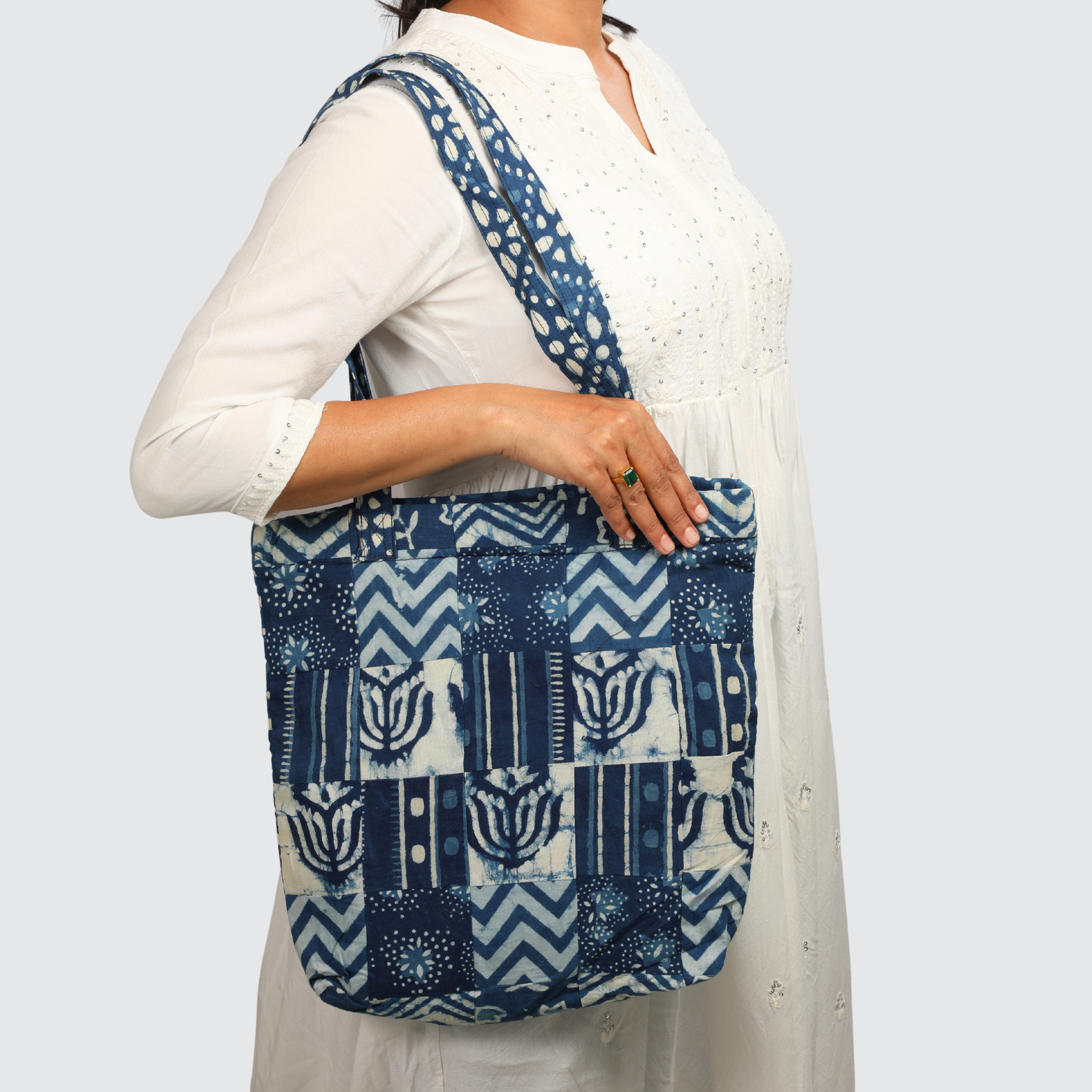 Nilambari Saugaat Gift Box