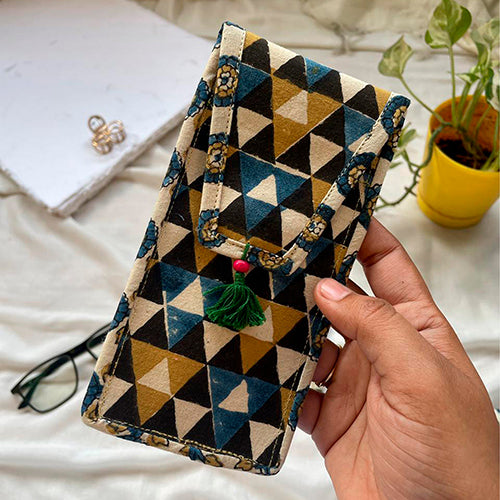 Triangle pattern fabric Dual Purpose Cover