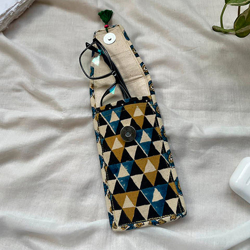 Triangle pattern fabric Dual Purpose Cover